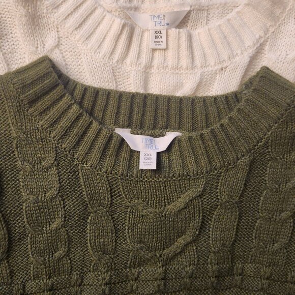 2 Cable Knit Sweaters Christmas Tree Green and Snow White - Picture 3 of 9